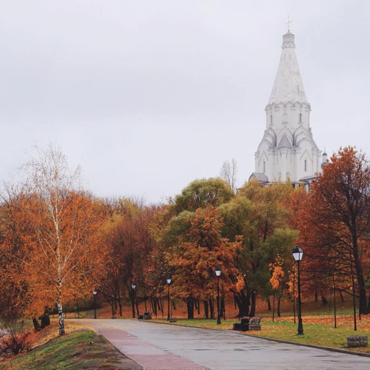 Парк коломенское москва. Парк зарядье осенью. Осень в москве куда сходить. Достопримечательности москвы. Осень в москве.