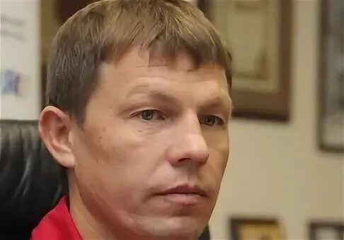 Шлем шести королей выставочный турнир