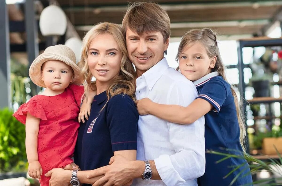 Кто жена. Ягудин алексей семья. татьяна тотьмянина и алексей ягудин. алексей ягудин жена. ягудин и татьяна тотьмянина.