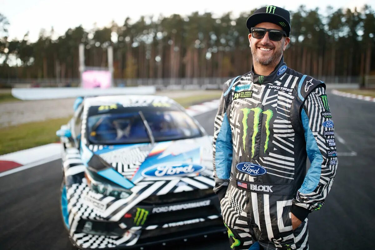 Кен кен блок. Кен блок сколько. Кен блок сколько. Кен блок джимхана 1. Ken block в очках.