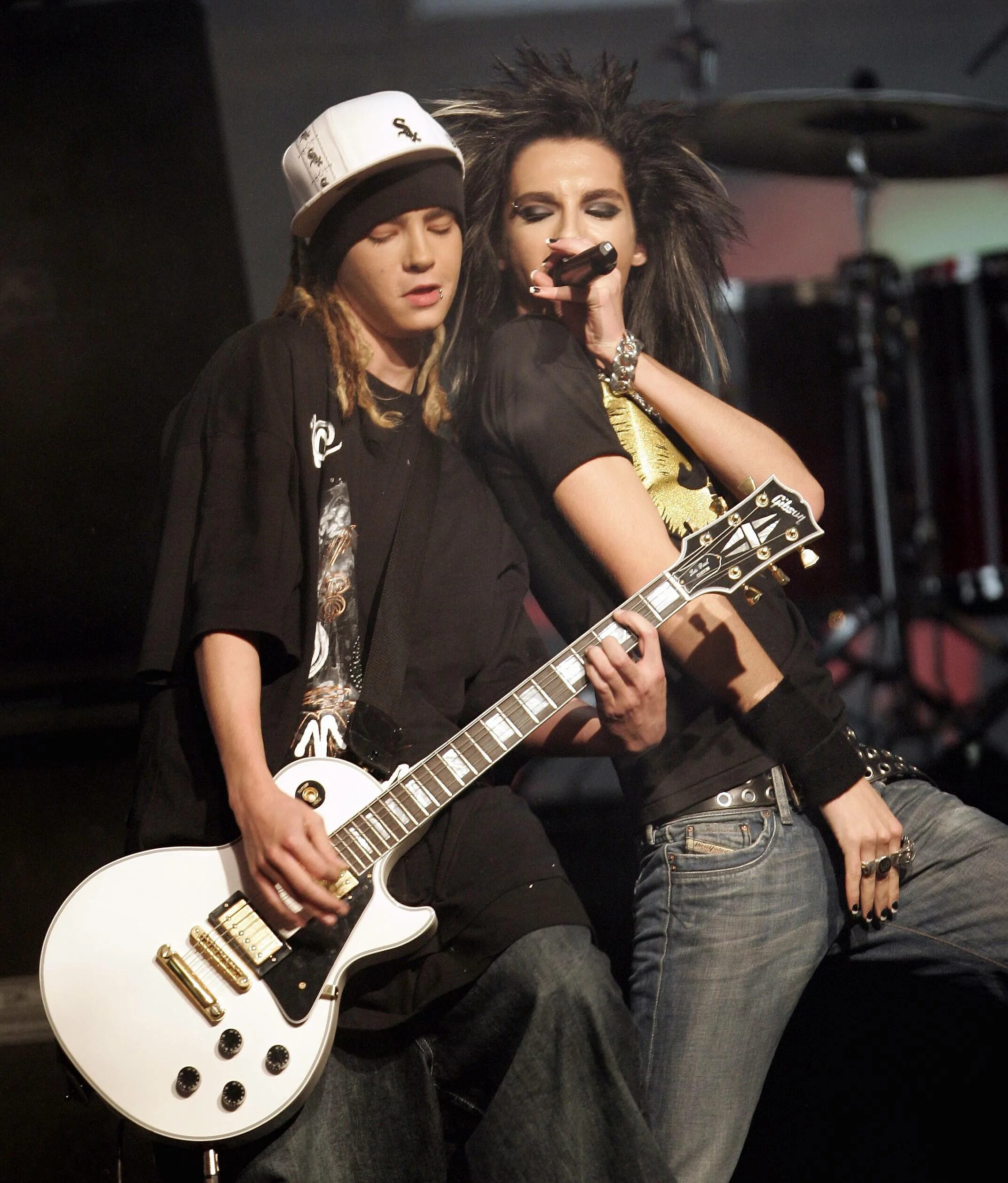 Tom and bill. Токио хотел братья Каулитц. Билл и том Каулитц. Tokio Hotel Билл и том. Tokio Hotel том Каулитц.