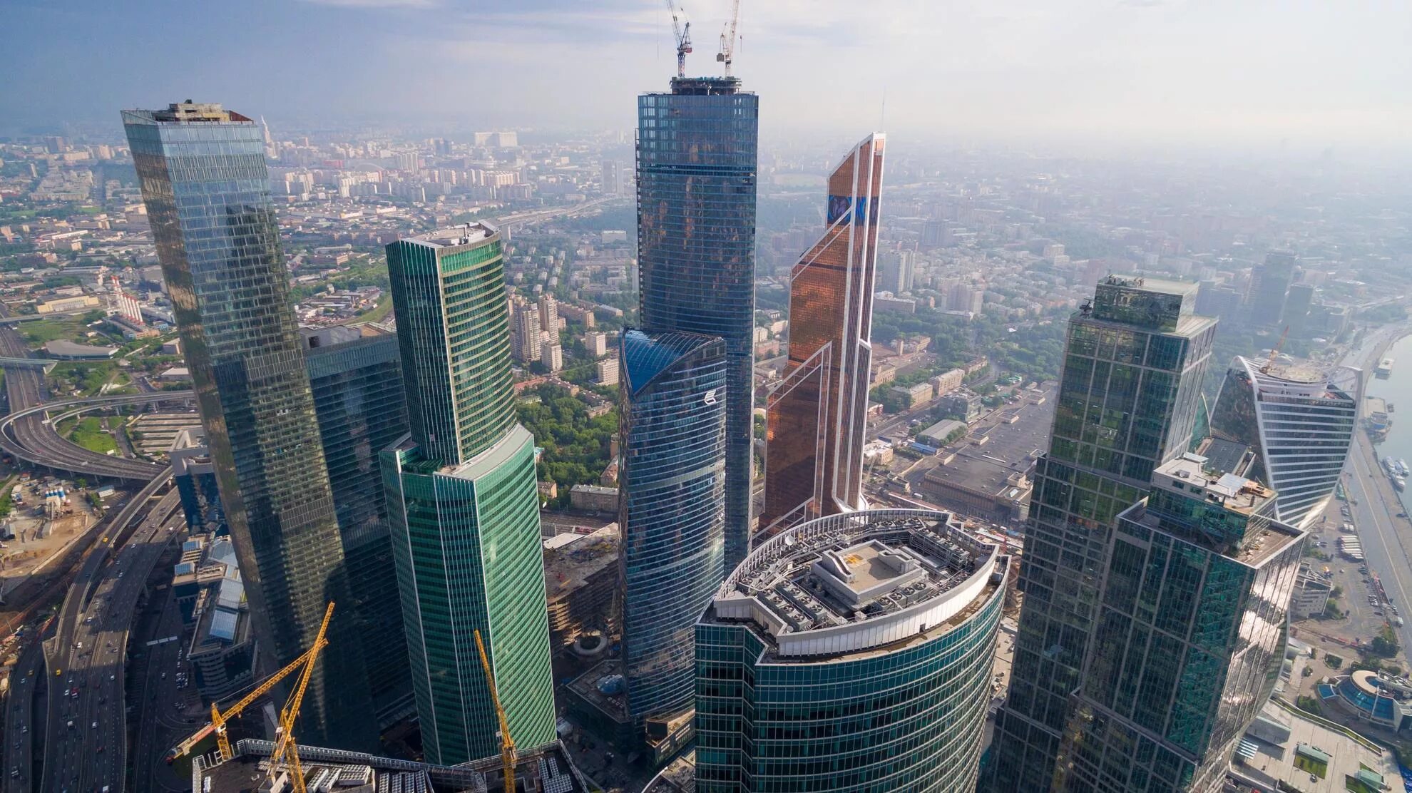 Как попасть на небоскреб. Москоу сити высота. йоханнесбург небоскребы. высота небоскребов москоу сити. небоскреб гранд тауэр.