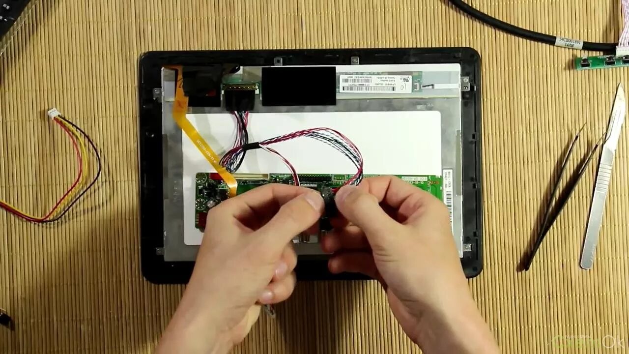 Телевизор из старого монитора. Экран ноутбука к raspberry pi. Подключить матрицу монитора. Подключить матрицу монитора. Lp156wh1-tl c1 led контроллер.