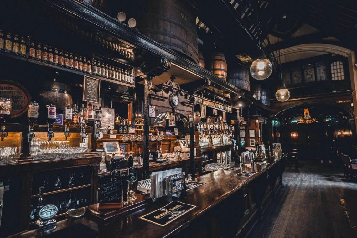Pub files. Лондон паб 19 века. ирландский паб англия 19 века. пабы англии 19 век. cittie of yorke pub london.