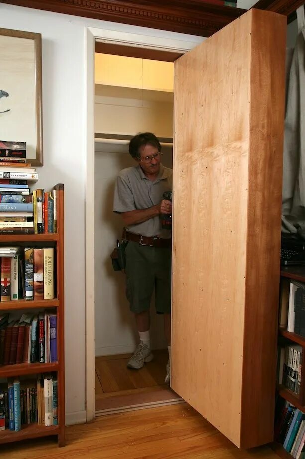 Секретный шкаф в квартиру. Потайная дверь шкаф. Дверь-шкаф для тайников. Потайная дверь своими руками.