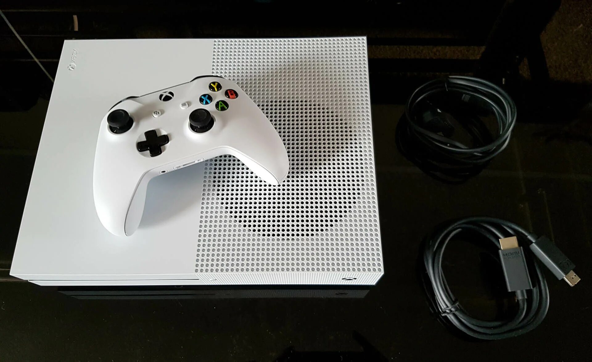 Игровая приставка microsoft xbox one s 1 тб s all digital. Икс бокс ван s форза хорайзен 4. Xbox one x и xbox one s. Xbox one s fps в играх. Xbox one s форза 4.
