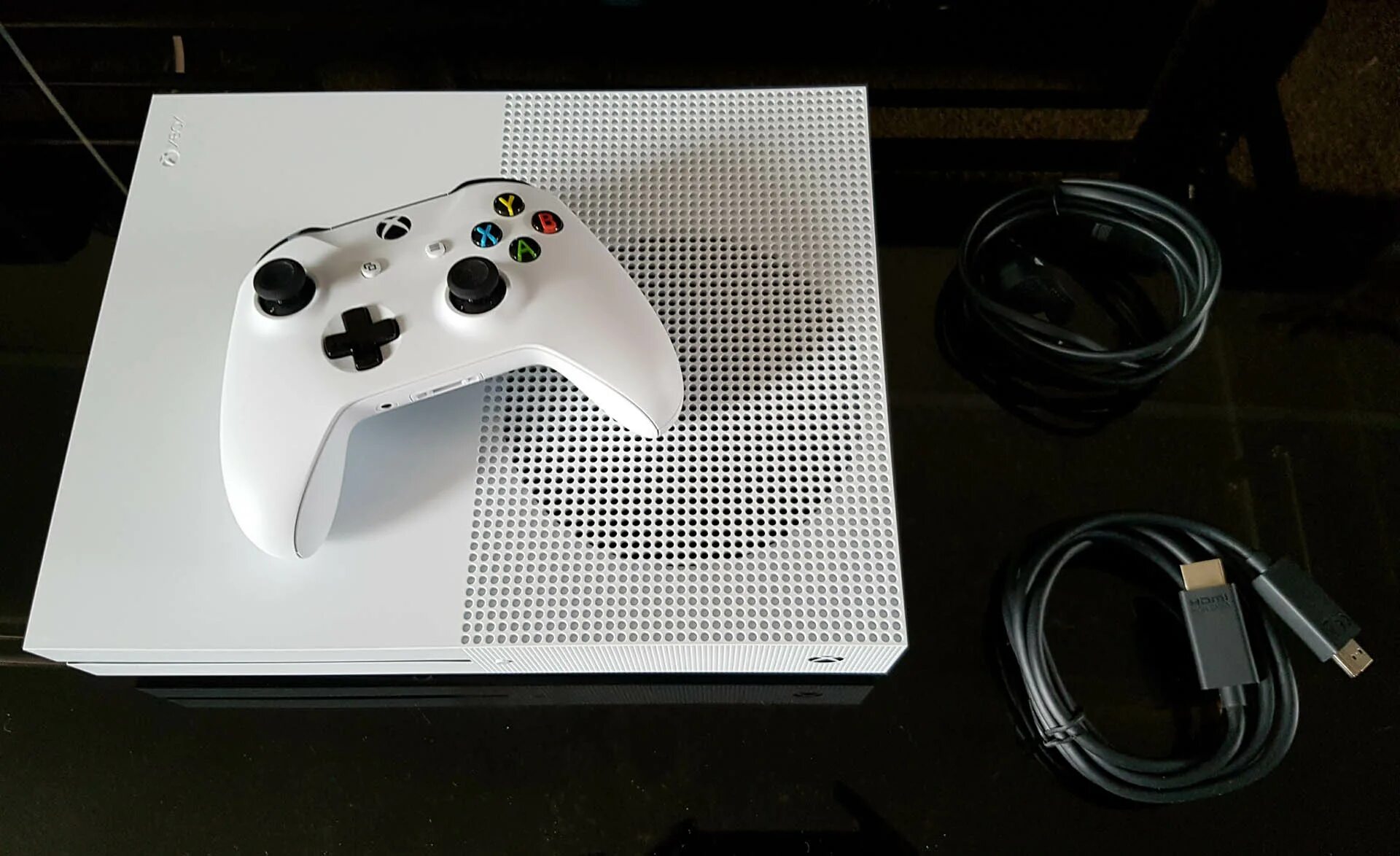 Xbox one s обзор. Xbox one s 500гб. Xbox one s Digital Edition 1tb. Xbox one и Xbox one s. Xbox one s 250.