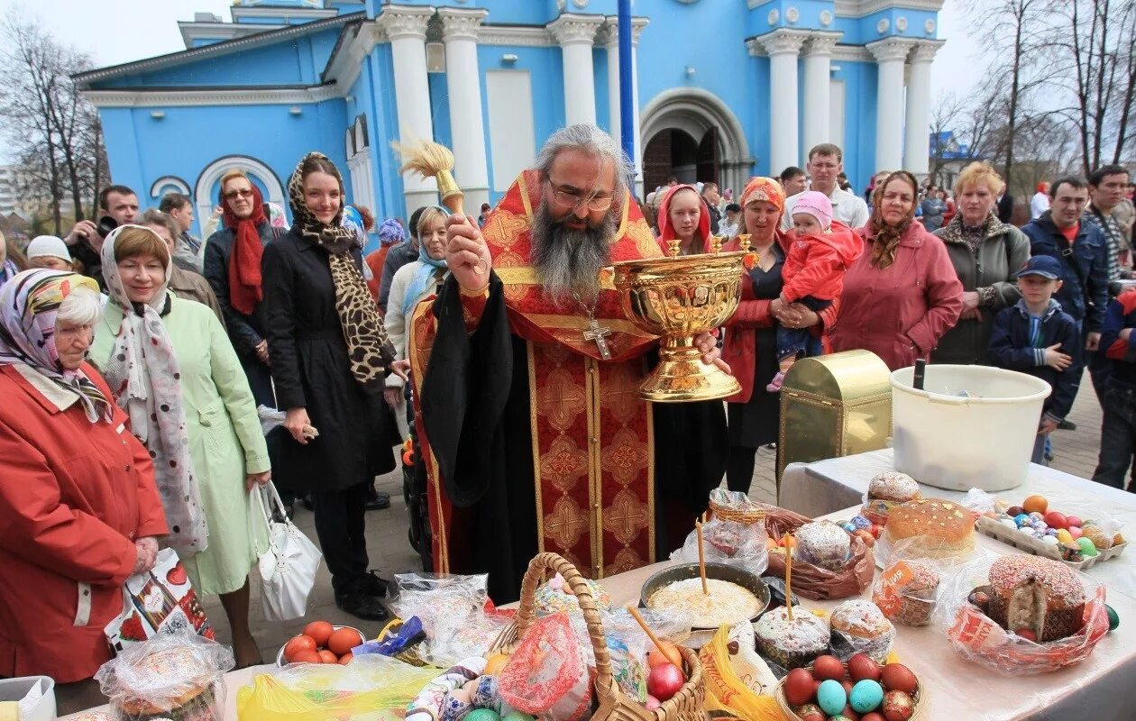 Какая сегодня пасха. Празднование Пасхи в Забайкалье. Фото с праздником Пасхи. Празднование Пасхи фото. Ужгород храм Пасха.