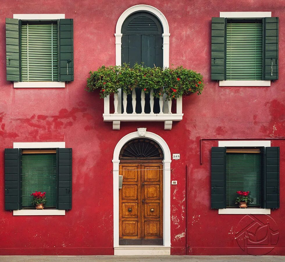 Город стена красная. Венеция фасады Италии. Италия здания улочка. Ставни Испания Бурано. Ставни в Италии Венеция.