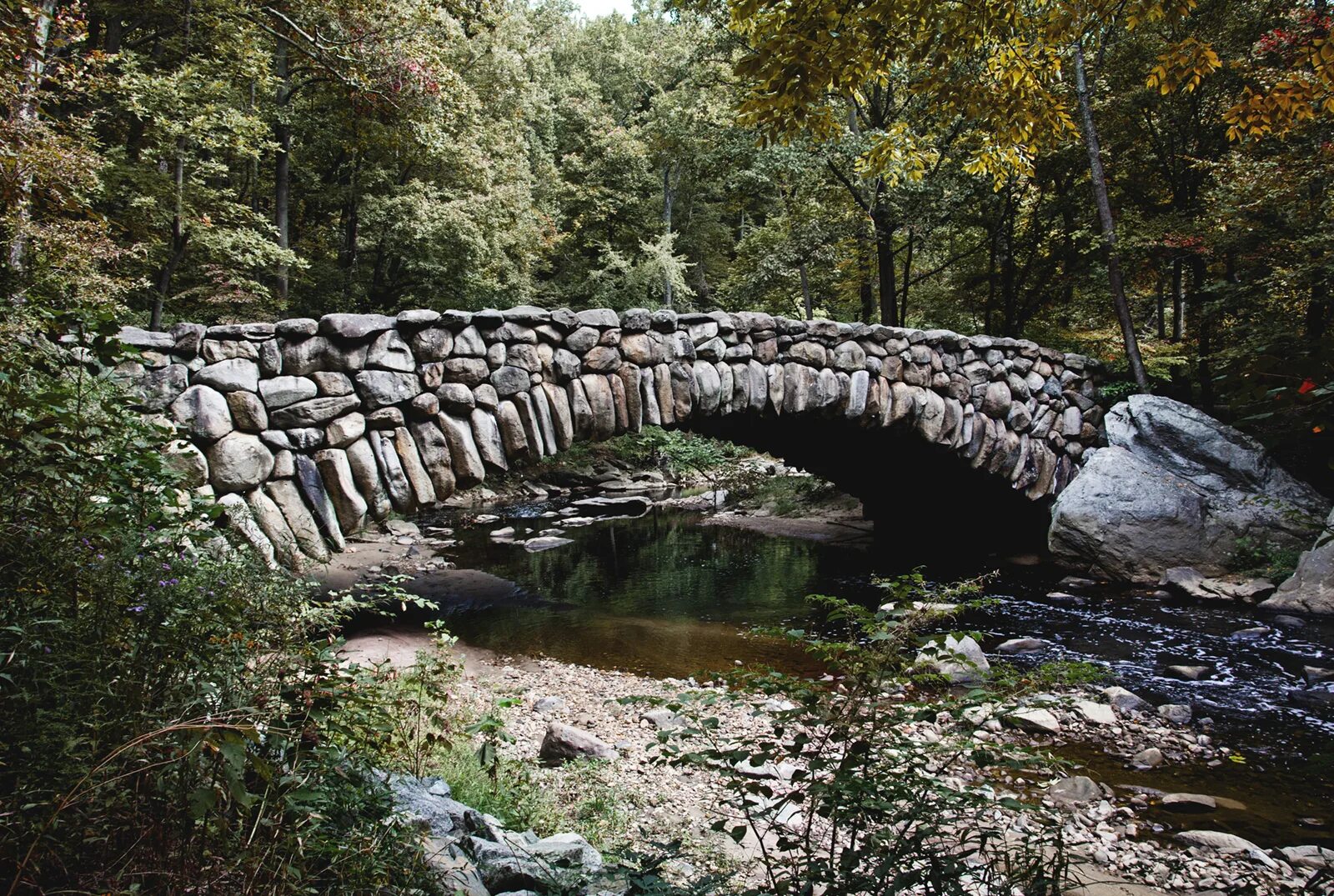 Chain of rocks bridge. Rock bridge. 2048x1360. Rocky ravine. Bridge rock.