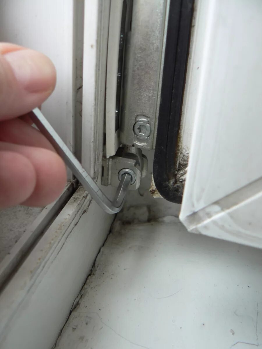 Не плотно прилегает. Прилегание дворника к стеклу. Не плотно прилегает. Не плотно прилегает. Прилегание дворников с стеклу.