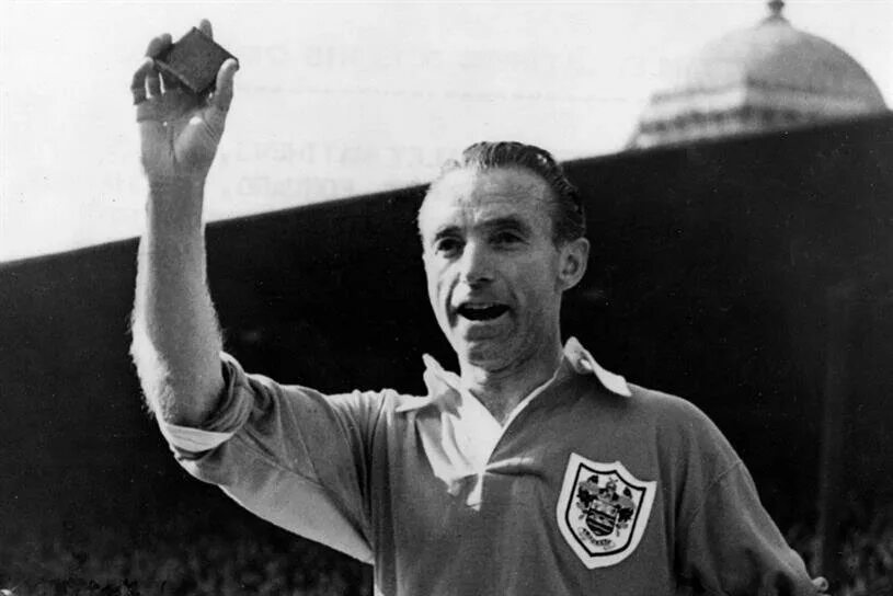 Сэр стэнли мэтьюз футболист. Сэр стэнли мэтьюз футболист. Стэнли мэтьюз золотой мяч. Стэнли мэтьюз золотой мяч. Стэнли мэтьюз в фифа.