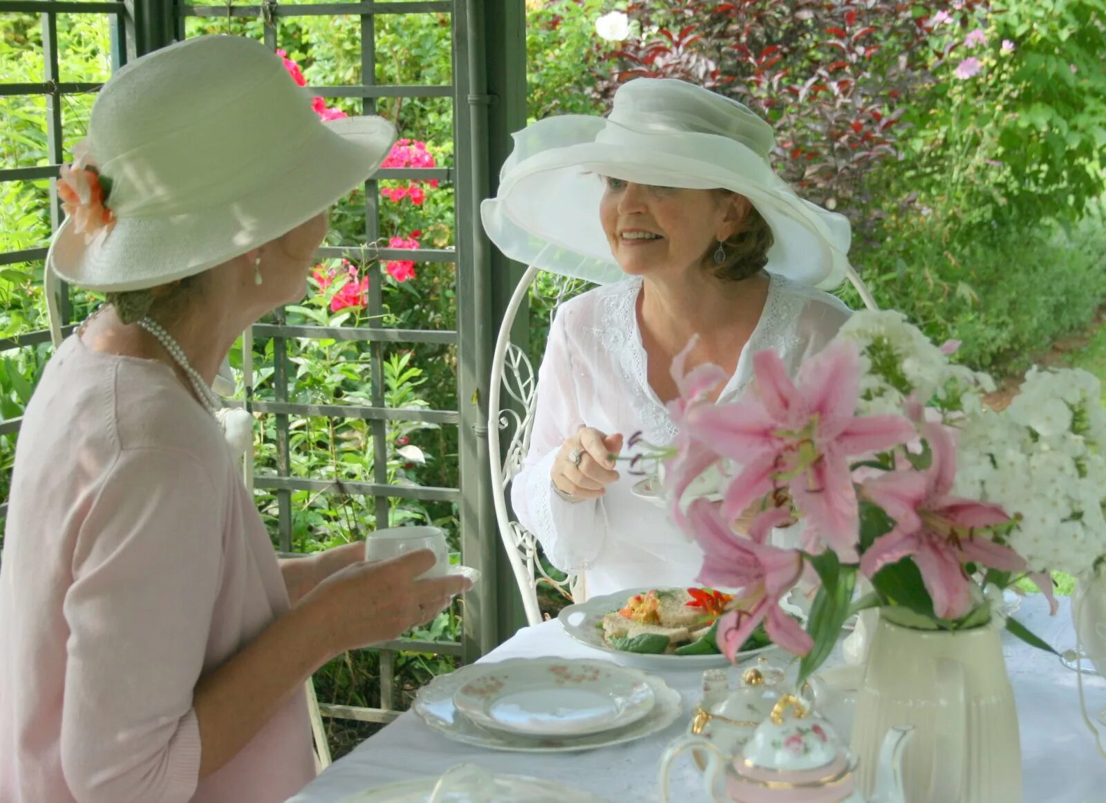 Любовь в чайном саду. Любовь в чайном саду. Тео ван рейссельберге чаепитие в саду. Тянива сад японии. Грегори фрэнк харрис (gregory frank harris),1953.