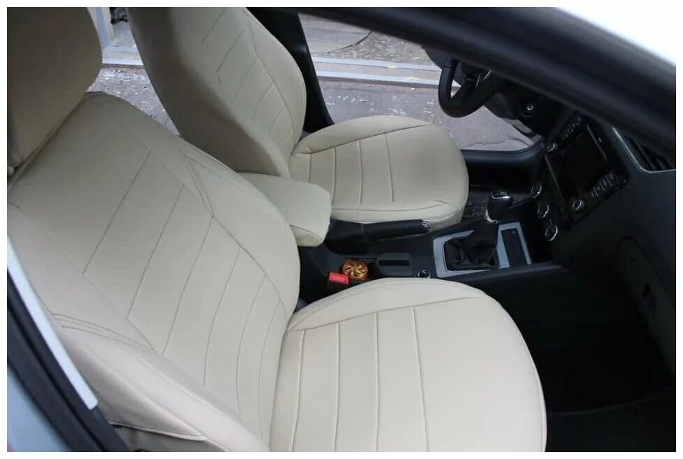 Белые чехлы на сиденье. Авточехлы алькантара тигуан. Чехлы на спортейдж 3 экокожа. Автопилот экокожа ромб белый белый. Белые чехлы на сиденье.