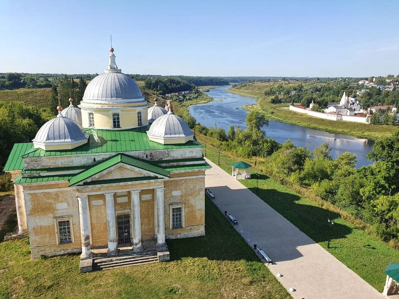 Погода старица тверская область на 14. Старица Тверская область. Река Старица Тверская область. Старица (город). Старицкие ворота на Волге.