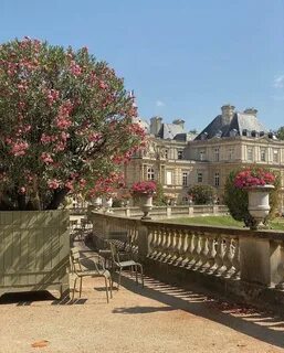 Old money house
