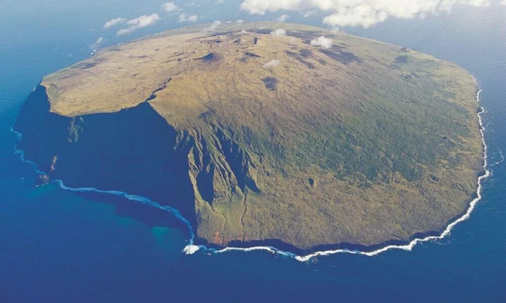 Стране принадлежит самый большой в мире остров. Острова Кергелен французские Южные территории. Архипелаг Кергелен. Архипелаг Кергелен индийский океан. Остров сен-Поль.