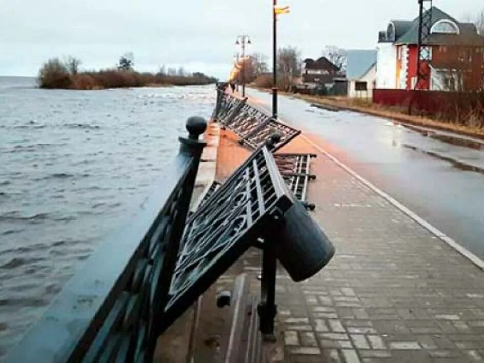 Белозерск набережная георгиевского. Белозерский канал вологодская область. Белозерск новая набережная. Нова белозерск. Нова белозерск.