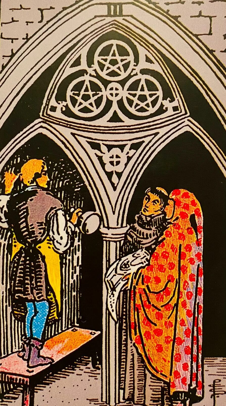 Тройка пентаклей райдер уэйт. 78 дверей таро 3 пентакли. Карта тройка пентаклей. 3 пентаклей таро райдера уэйта. 3 пентаклей работа.
