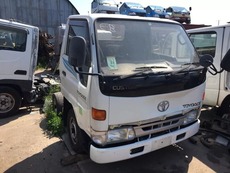 Тойота тойоайс грузовик. Ly211 Toyota Dyna. Toyota TOYOACE ly211. Тойота Дюна ly212. Кабина Тойота Дюна Тойоайс.