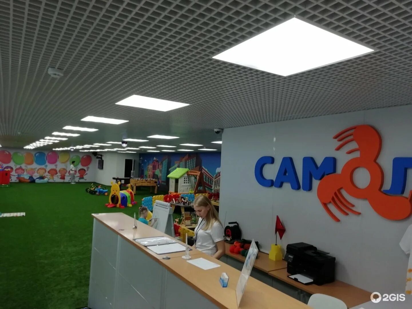 Батутный центр елабуга. Торговые ряды елабуга. Самолёт елабуга батутный. Авиамоделизм. Елабуга самолет.