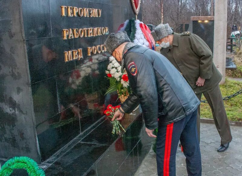 День памяти сотрудников погибших при выполнении служебных. День памяти погибших сотрудников ОВД. Погиб при исполнении служебных обязанностей. День памяти погибших сотрудников органов внутренних дел РФ. 8 Ноября день памяти погибших сотрудников органов внутренних дел.