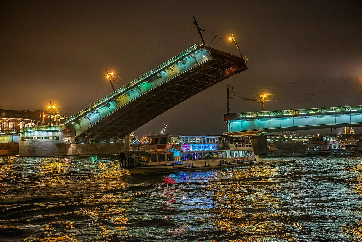 Разводной мост санкт. Мосты невы в санкт-петербурге. разводной мост в санкт-петербурге. петербургский мост разводной. дворцовый мост.