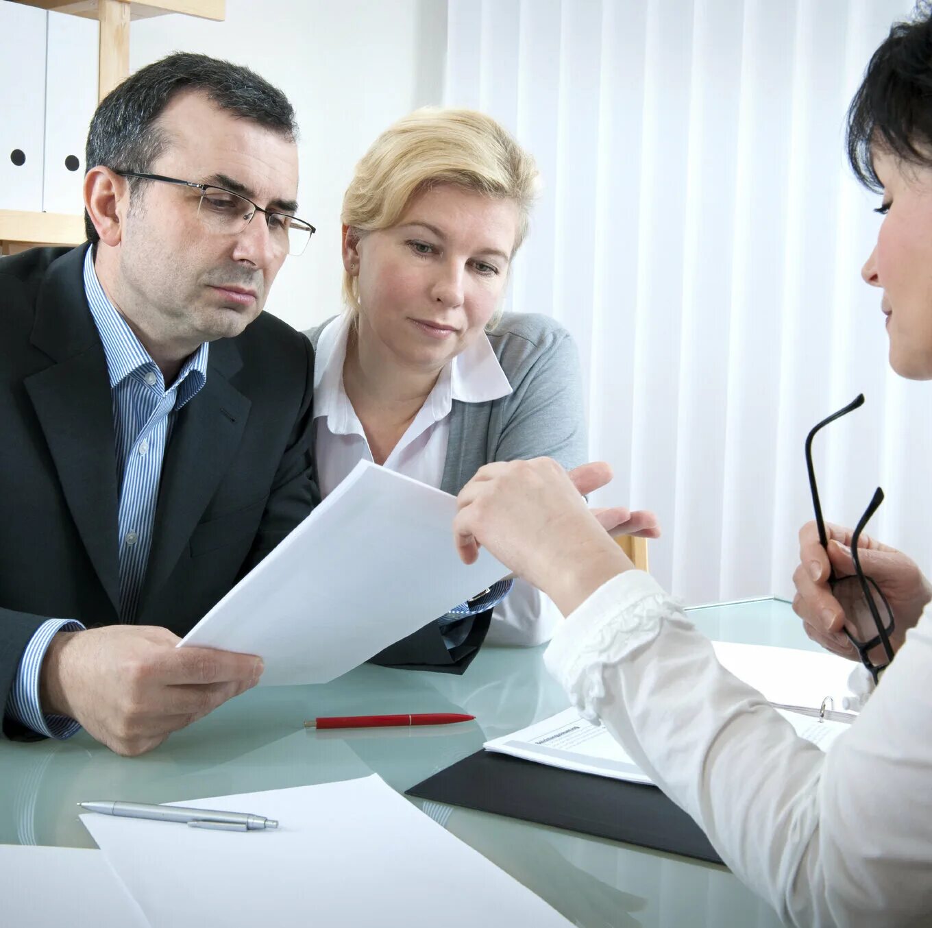 Банкротство юридических лиц. Юридические услуги для физических и юридических лиц. Адвокат потерпевшего. Представительство в суде. Юридическая консультация.