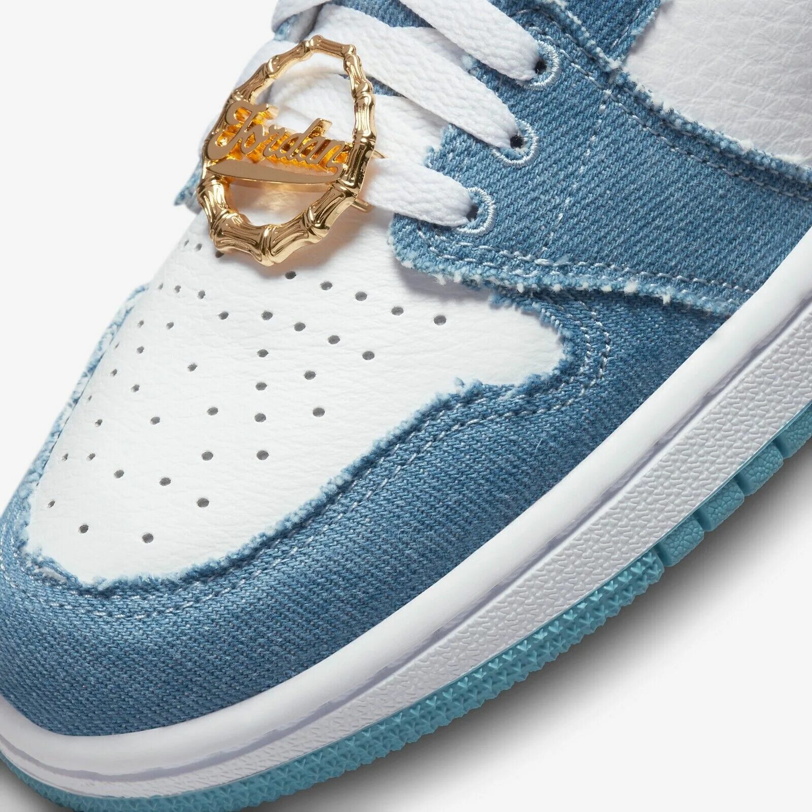 Jordan 1 denim. Nike jordan 6 levis. Джорданы джинсовые. Air jordan 4 levis. Jordan 1 high retro og denim.