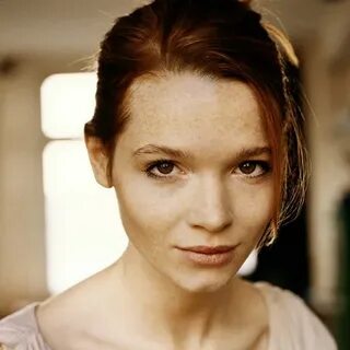 Karolina Herfurthning yalangoch fotosurati