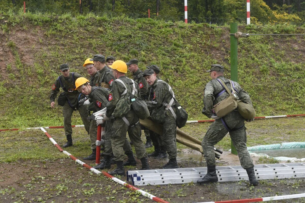 Военные спасатели. Аварийный район армейские игры. Военно спасательные подразделения. Аварийный район конкурс армейских международных игр. Спасательные отдела