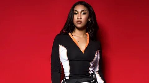 Queen Naija Announces.