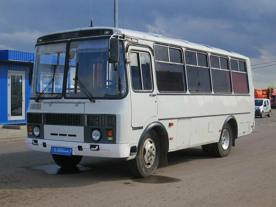 Автобус паз бензин. ПАЗ-3205 автобус. Пазик ПАЗ 3205. ПАЗ 3205 белый. ПАЗ 3205 бензин.