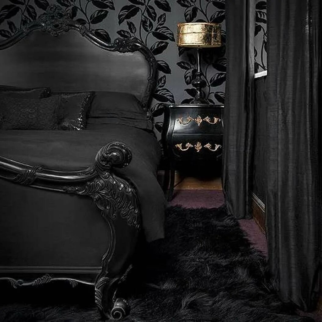 Спальня в темном цвете. Будуар Викторианская Готика интерьер. Викторианская Готика интерьер темный. Спальня в стиле Готика. Чёрная спальня Викторианская Готика.