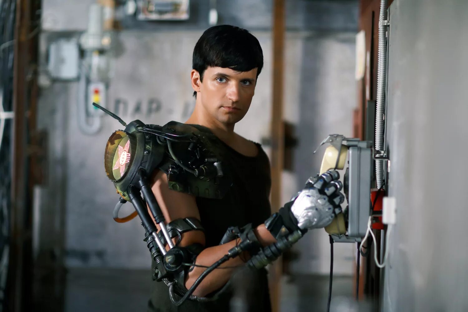 дмитрий колдун в комнате. дмитрий колдун 2007. дмитрий колдун. включи клип колдун. дмитрий колдун.