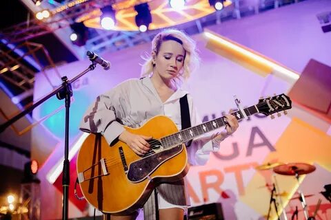 Клава последнюю песня