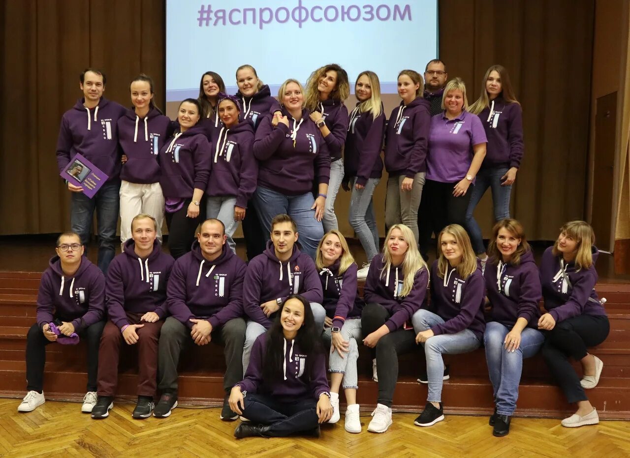 Команда реал мадрид 2017. Фиолетовые персонажи. Анхель saints row 3. Команда фиолетовых. Фиолетовая форма.