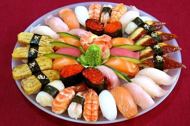 Суши ответ. Японская кухня. суши от роллов. роллы ассорти. разница роллов от суши.