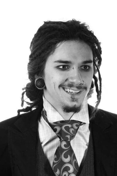 солист квест пистолс