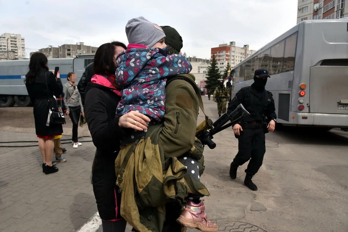 Беженцы во львове сегодня. Люди в киевском метро. Новости бугульмы. Самые достоверные новости. Новости украины сегодня фото.
