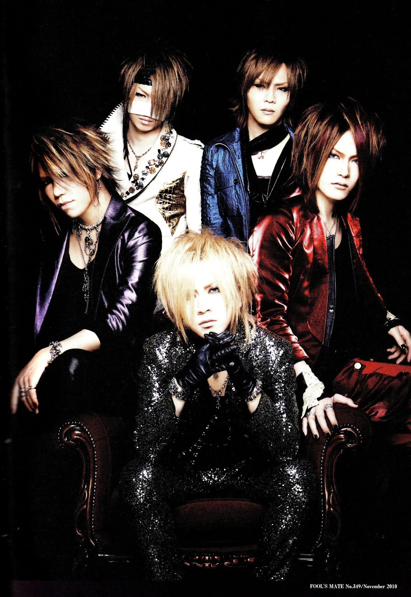 Басист рейта. Группа the gazette. the gazette 2025. gazette группа руки. the gazette басист.
