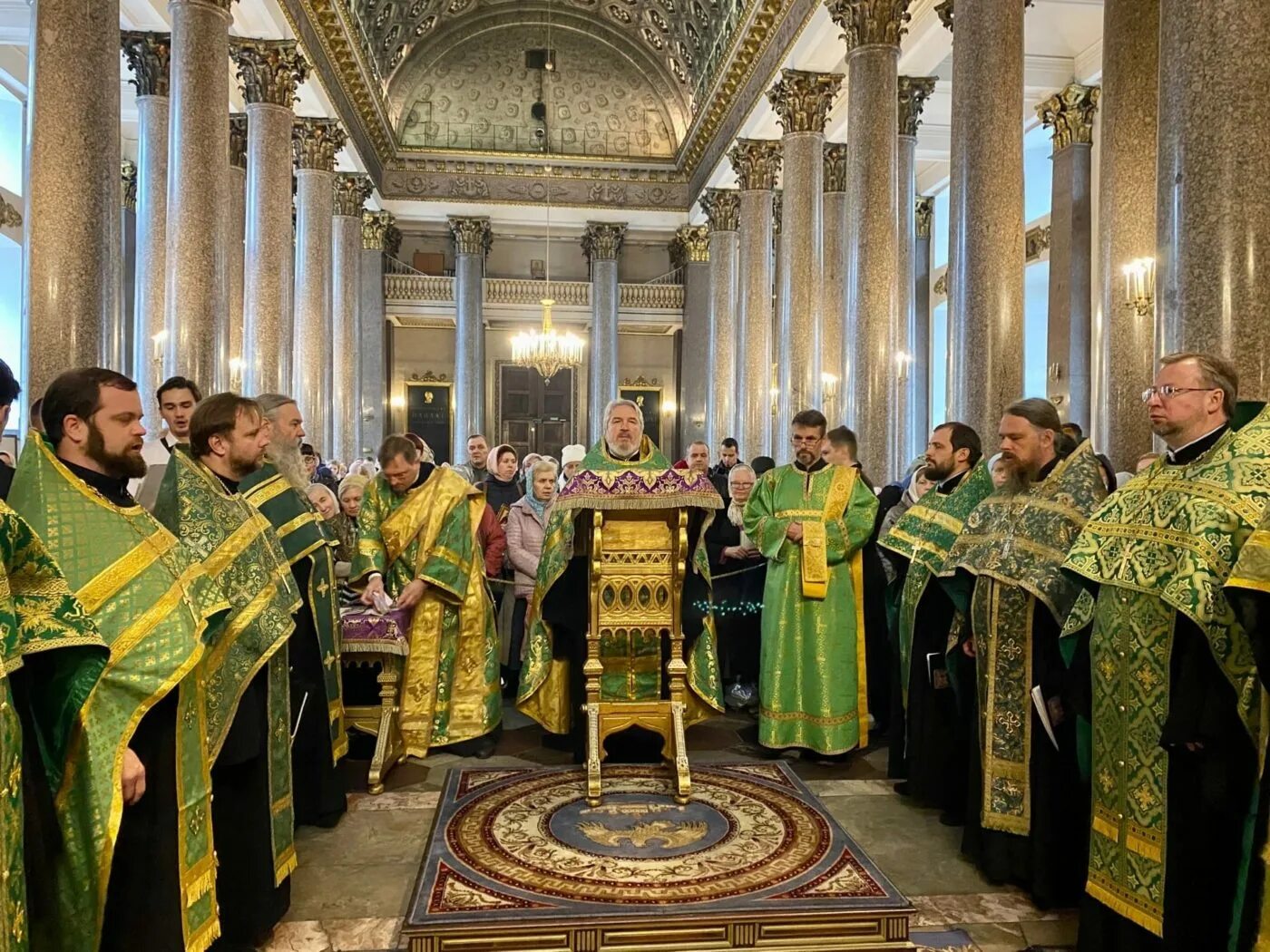 Настоятель преображенского собора. Настоятель преображенского собора. Преображенская церковь год. Николай брындин протоиерей. Отец николай преображенский.