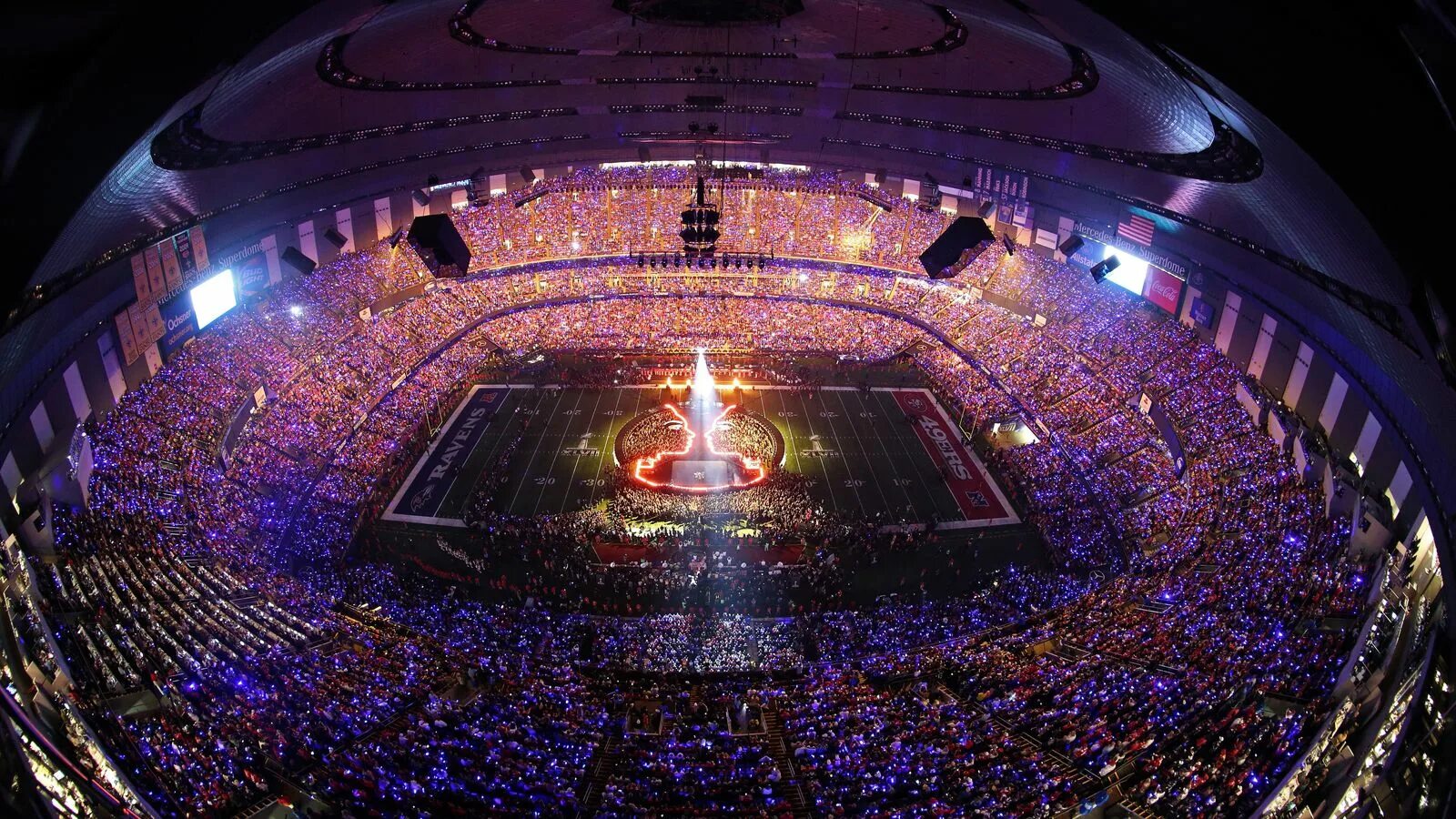 Bowl halftime show. Mercedes Benz Superdome Concert. Супер Боул шоу. Супер Боул халф тайм.