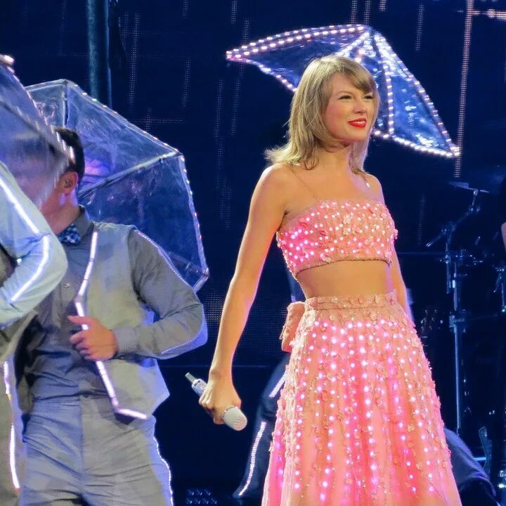 Chloroform to best friend. How you get the girl. Тейлор свифт 1989. 1989 песни девушка. How you get the girl.