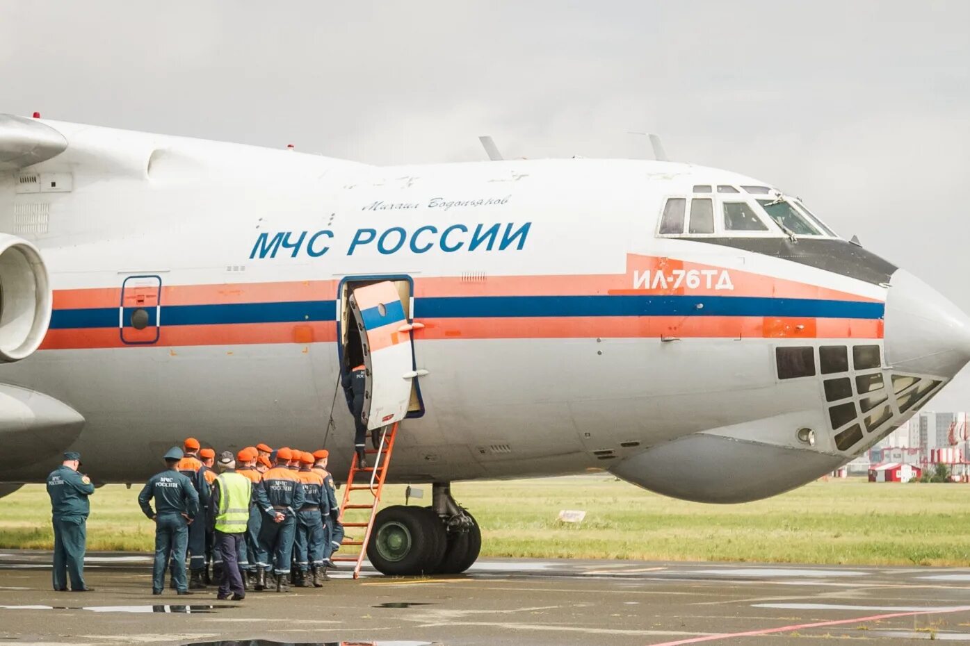 777 мчс. Ил 76 пожарный. 777 мчс. Ил 76 спецборт. 777 мчс.