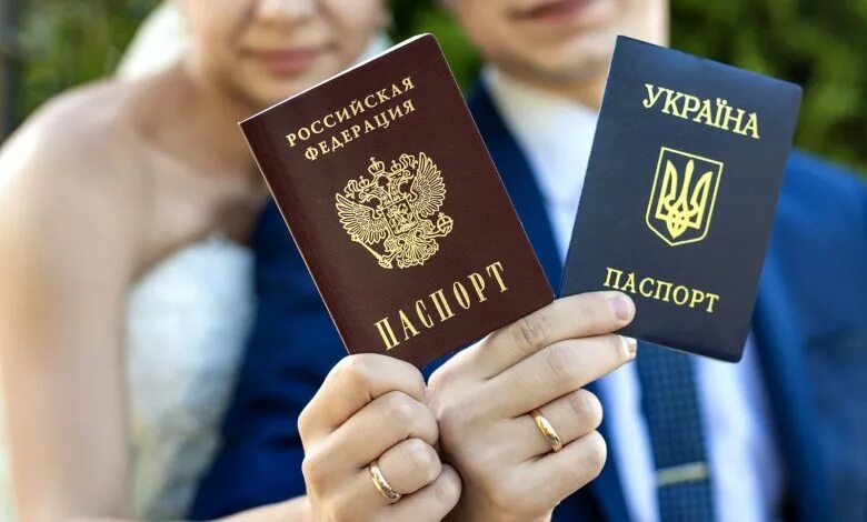Получать ли. О гражданстве РФ. Оформление гражданства. Что такое гражданство в браке.