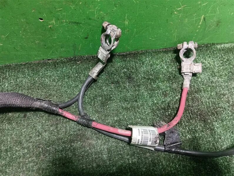 Mazda 2 проводка на аккумулятор. Плюсовой провод бмв е34. Проводка аккумулятор нексия. Аккумулятор галант 8. Проводка галант 8 генератор.