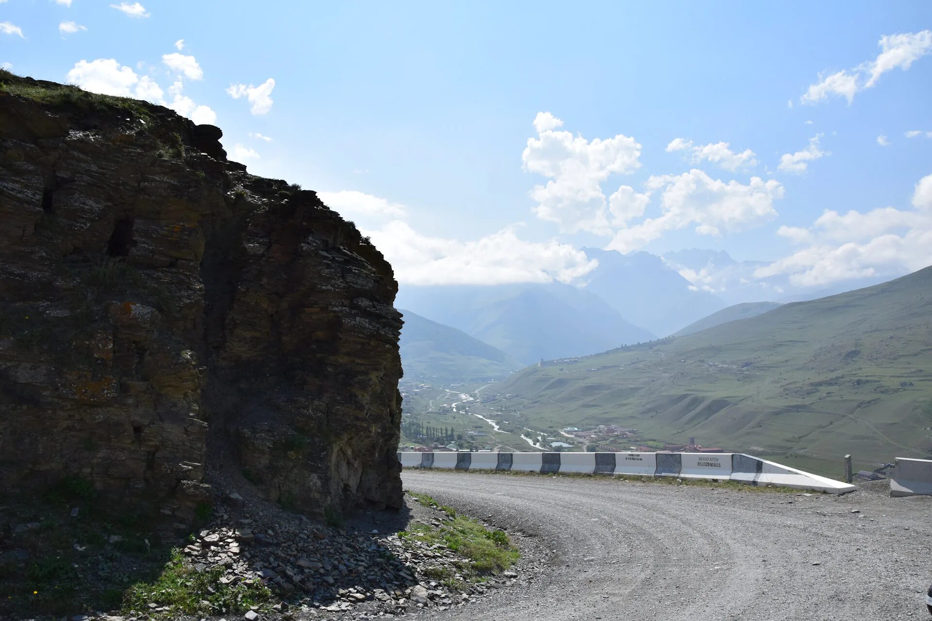 Камунта и галиат. Едем в северную осетию. Даргавс город мертвых. Едем в северную осетию. Северная осетия алания аэропорт.