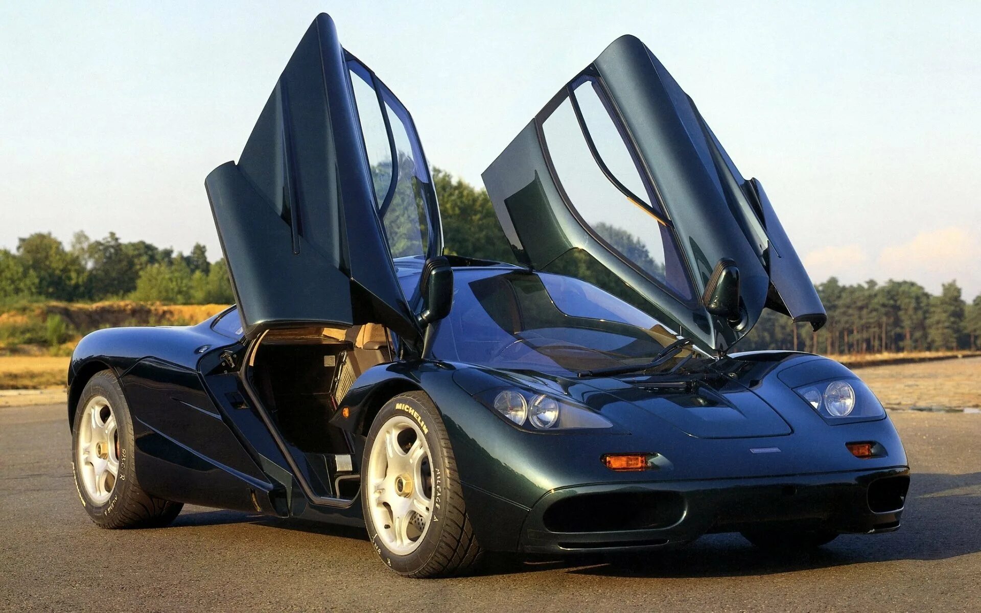 Покажи какую то машину. MCLAREN f1 1993. Макларен ф1. MCLAREN f1 1994. MCLAREN f1 xp5.