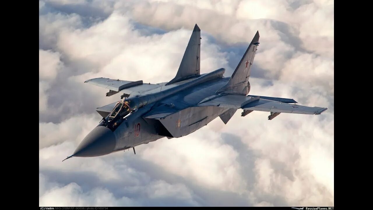 Миг 31 виде. Самолет брутальный. Миг-31 с кинжалом. Миг 31 шасси. Миг 31 вид сбоку.